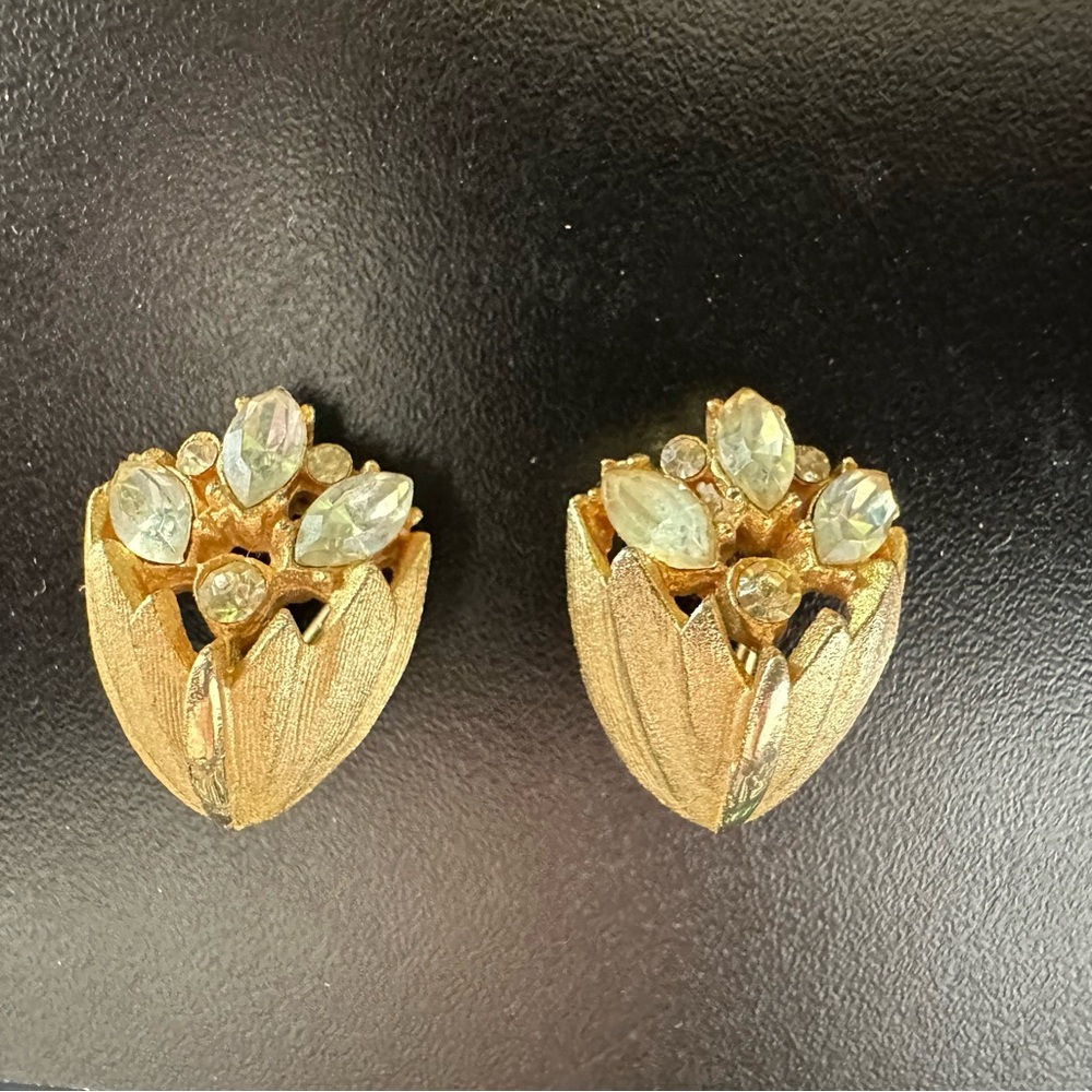 Vintage 1950s Gold Tone Clear Crystal Flowers Bouquet Clip-On Earrings